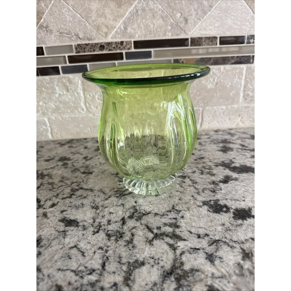 Vtg Avocado Green Glass Ribbed Scalloped Ftd Flower Vase 5.5